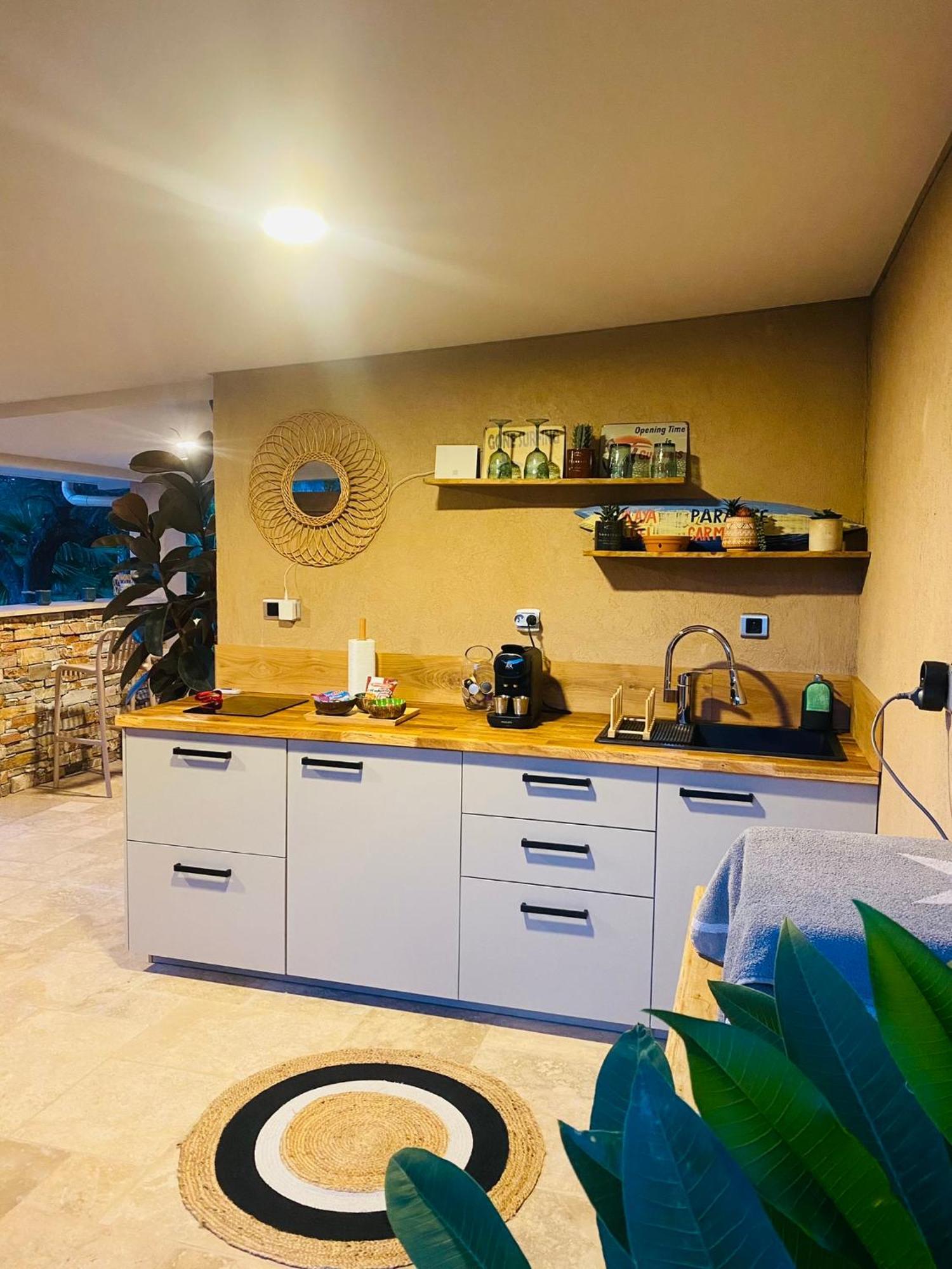 Le Cocoon Lodge Du Gapeau & Massage Solliès-Pont Kültér fotó